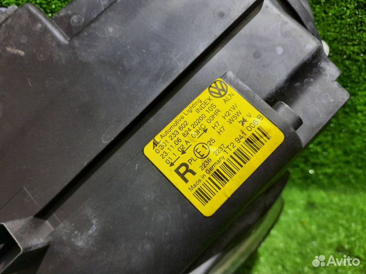 Фара передняя правая Volkswagen Touran 1T2 BMY