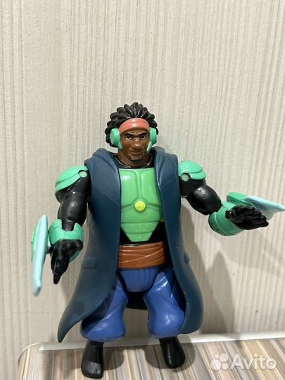 Фигурка из м/ф город героев