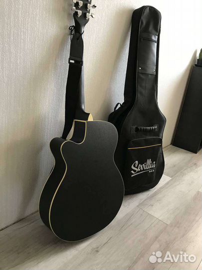 Акустическая гитара