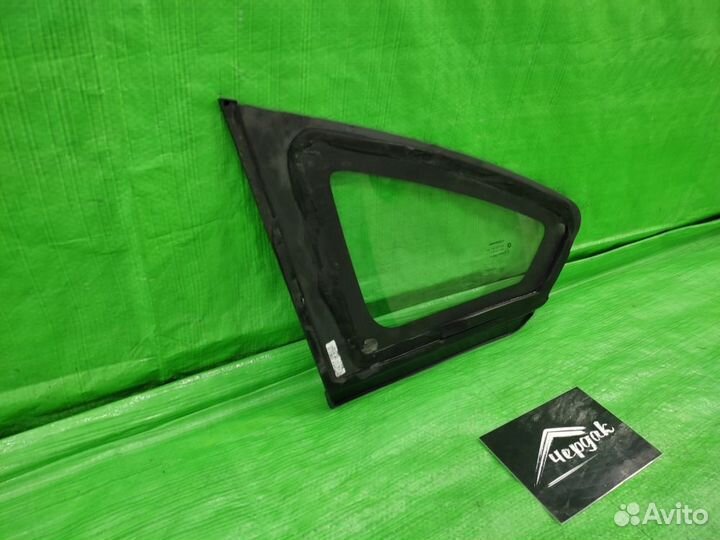 Стекло глухое прав. зад. Dodge Caliber