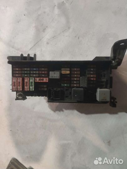 Блок предохранителей задний Mercedes W164