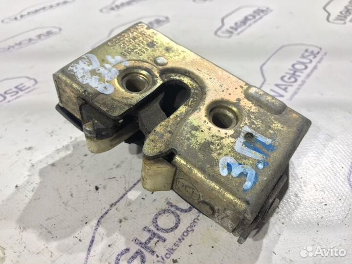 Замок двери задний правый Audi 80 B3 1991