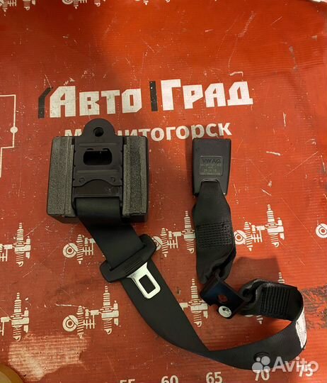 Volkswagen Polo Ремень безопасности задн. центр