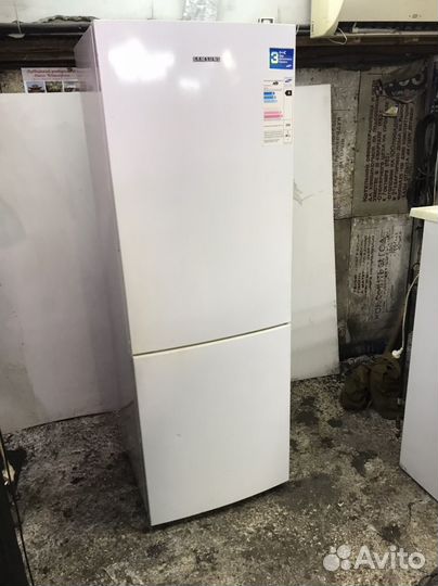 Холодильник Samsung