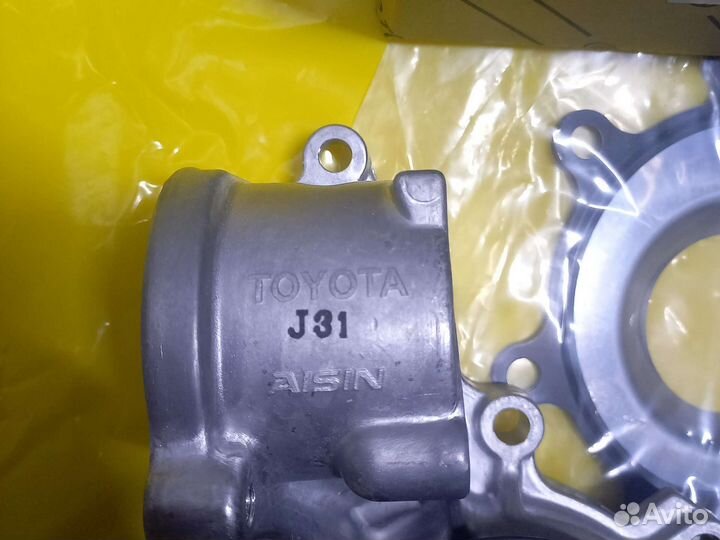 Помпа водяная Toyota LC200 1610059366