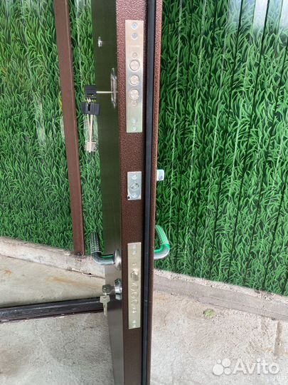 Дверь входная металлическая