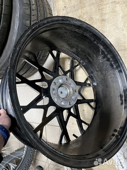 Диски HRE FF10 (RimZona) 8.5J X 19 ET35 5X120