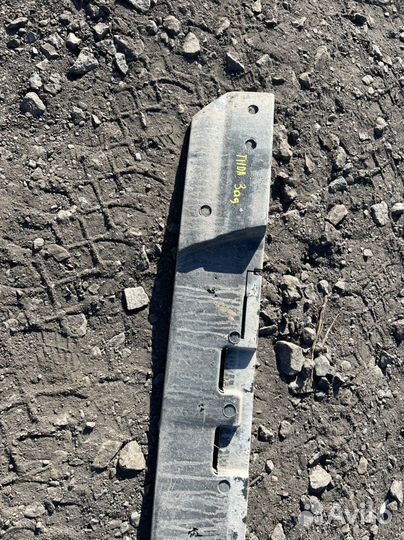 Напонитель заднего бампера Nissan Tiida хэч