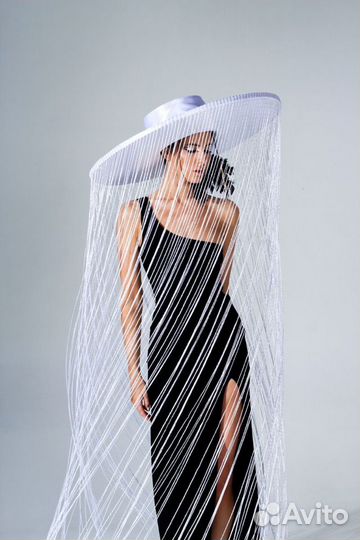 Шляпа с нитями для фотосессии