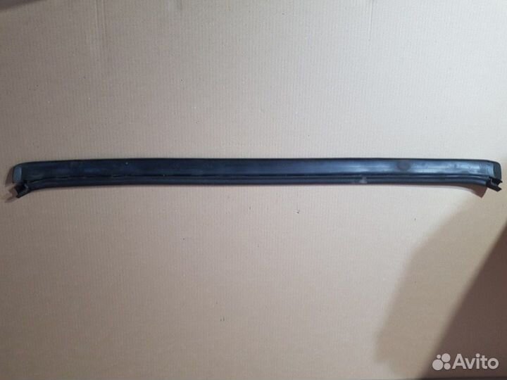 Уплотнитель капота передний Bmw 5-Series F10