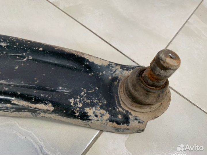 Рычаг передней подвески передний левый Nissan