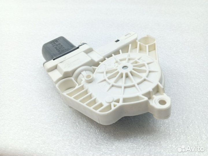 Моторчик стеклоподъемника задний правый Audi A6 C7