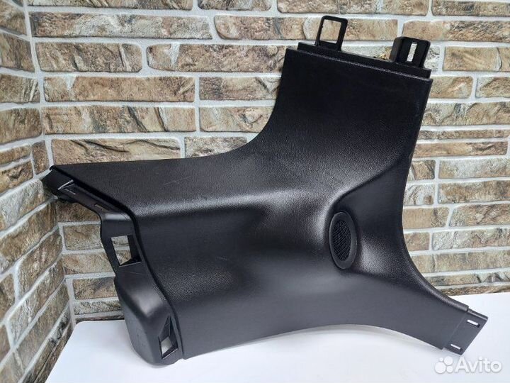 Обшивка багажника левая Jeep Grand Cherokee WK2