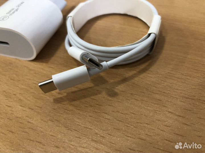 Зарядное устройство type-c на type-с 20w