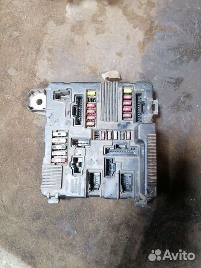 Блок предохранителей renault megane 2/Scenic 2