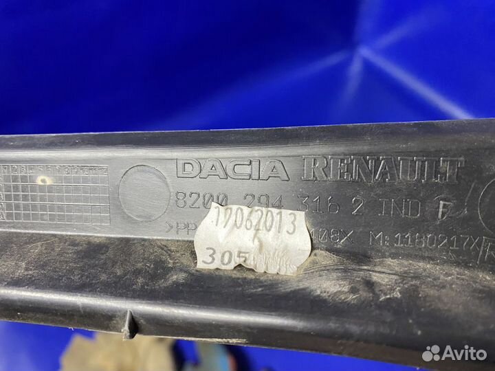 Жабо (накладка дворников) ваз (LADA) Largus I (201