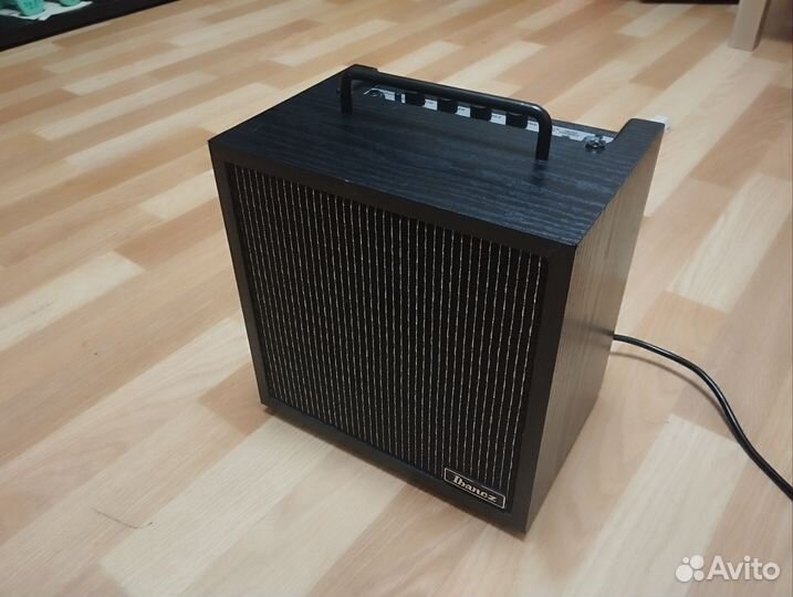 Комбоусилитель Ibanez lbz10gv2