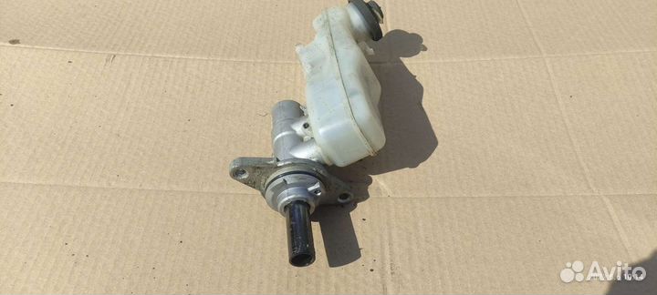 Главный тормозной цилиндр Тойота Королла 150