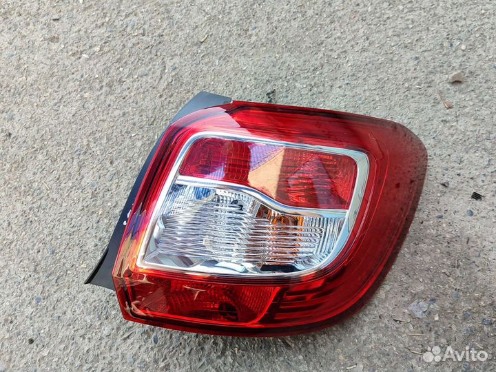 Фонарь правый Renault Sandero 2 14