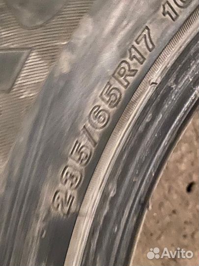 Bridgestone Ice Cruiser 7000 235/65 R17 108T