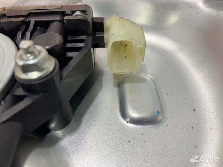 Стеклоподъемник передний левый Kia Cerato TD