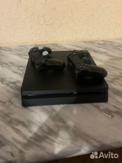 Игровая приставка ps4