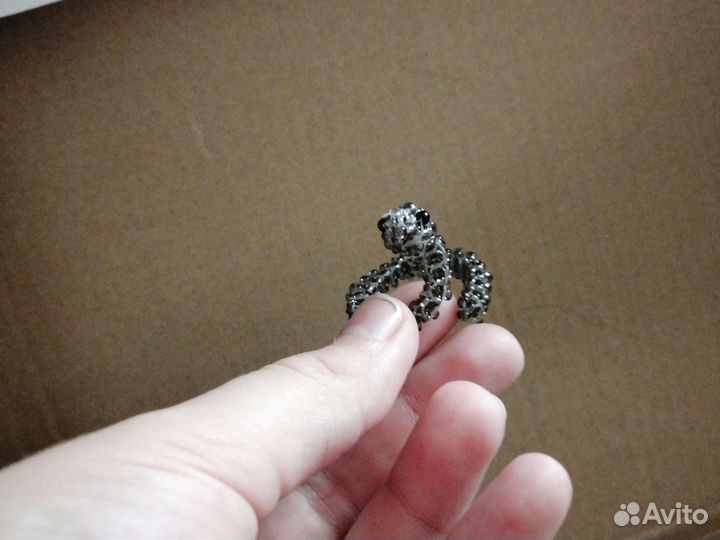 Змейка из бисера с проволкой внутри