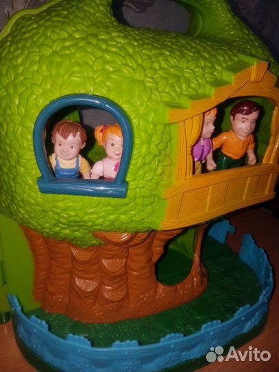 Игрушка домик кукольный с семьей