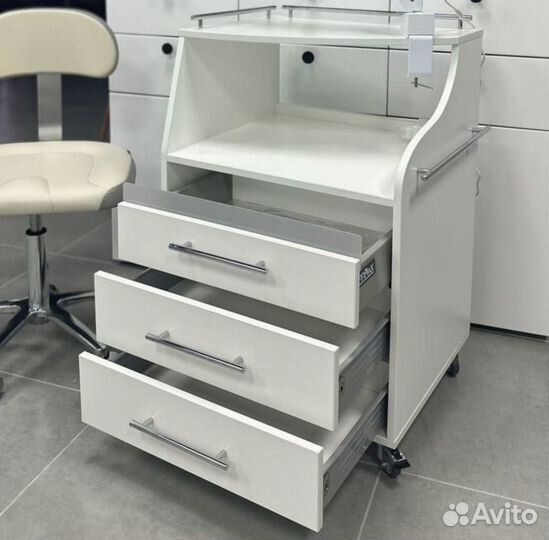 Педикюрно-косметологическая тумба спейс с уф