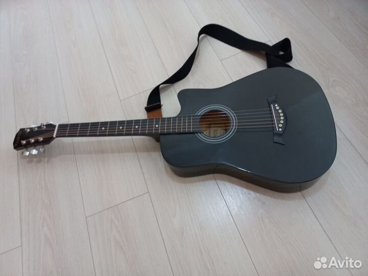 Акустическая гитара