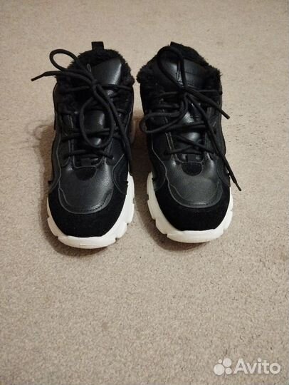 Кроссовки зимние женские р. 37