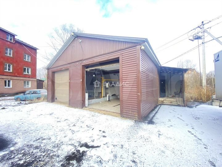 Гараж, > 30 м²