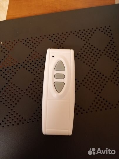 Экран для проектора с электроприводом