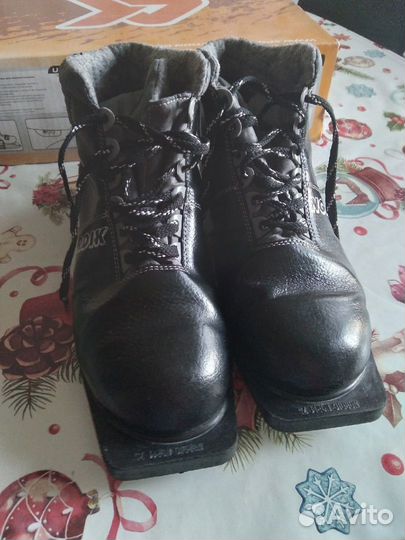 Лыжные ботинки