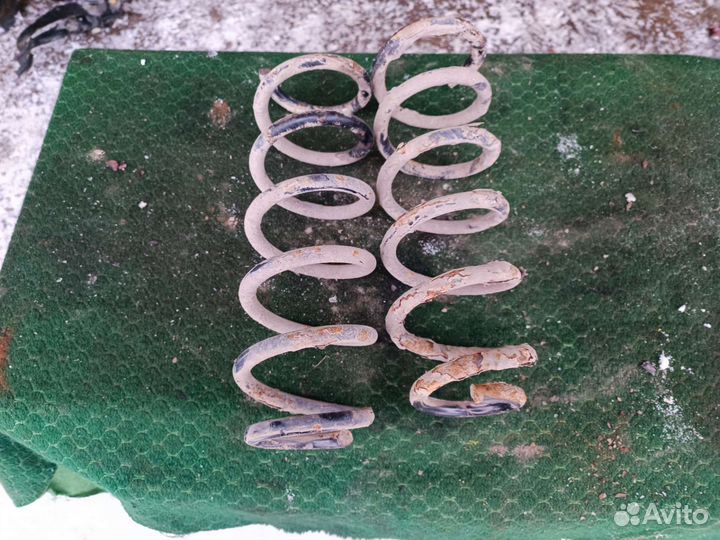 Пружины задние Пежо 406 седан 2000г