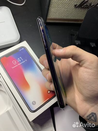 iPhone X, 64 ГБ