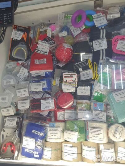 Перчатки боксерские, шлема, капы