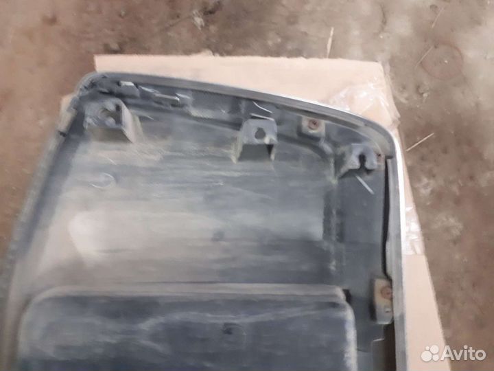 Продаю накладку на заднюю дверь Prado 150 дорестай