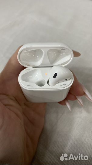 Беспроводные наушники apple airpods 1