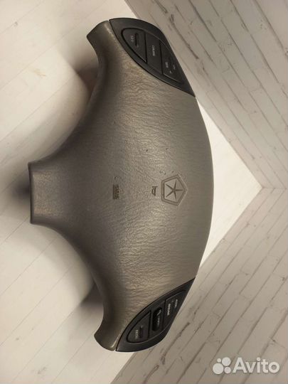 Подушка безопасности водителя dodge caravan 3