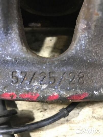 Суппорт передний правый Mercedes-Benz E-Class W210