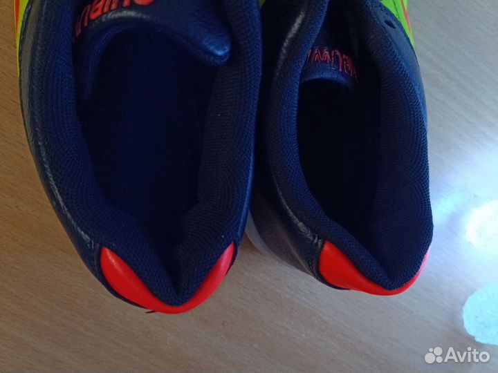 Футбольные бутсы