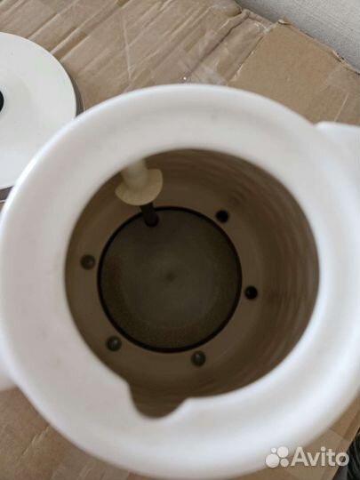 Чайник электрический Home club белый