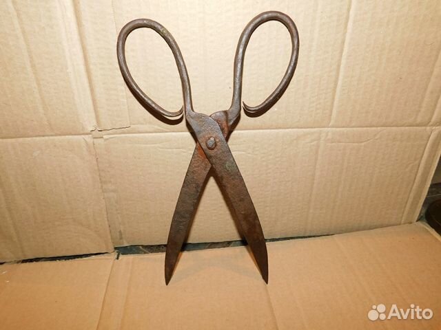 Старинные. большие, кованный, портняжные ножницы Р
