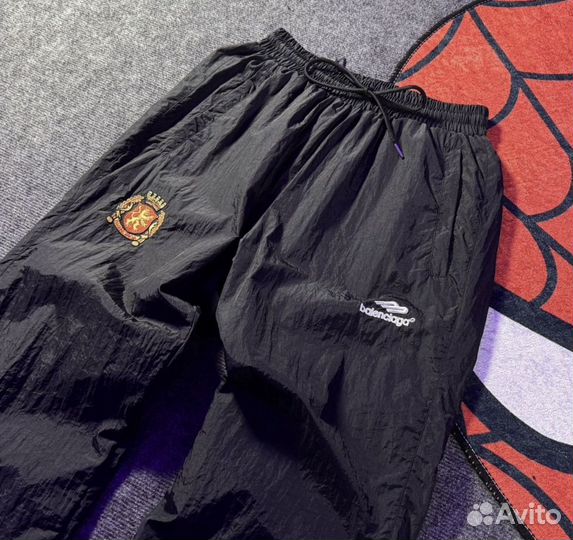 Широкие штаны balenciaga