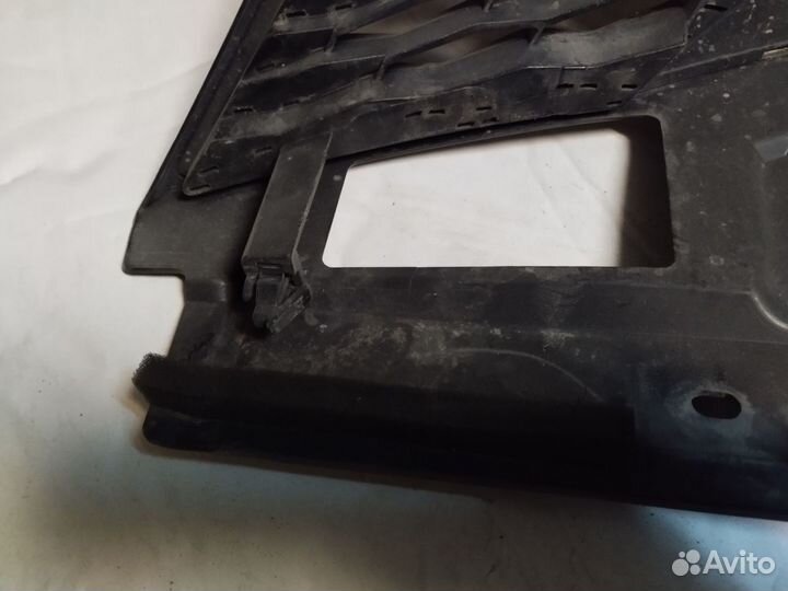 Решетка радиатора Nissan X-Trail 3 (T32)