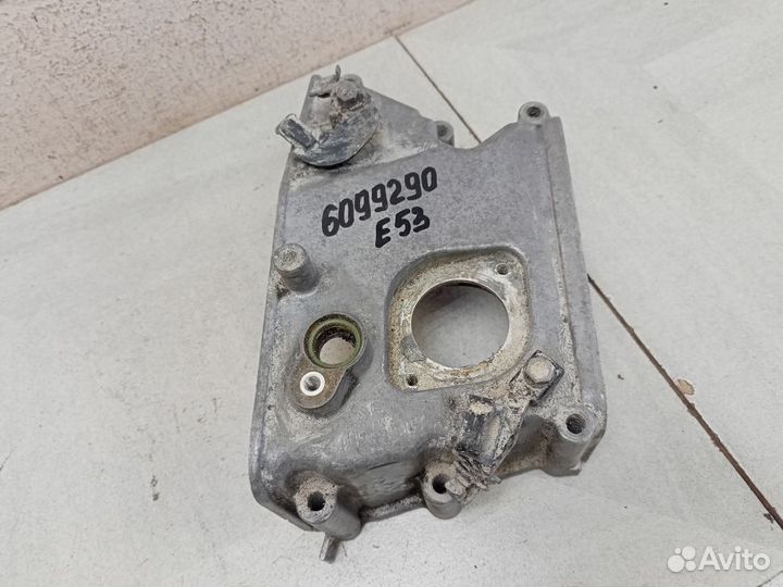 Крышка двигателя передняя