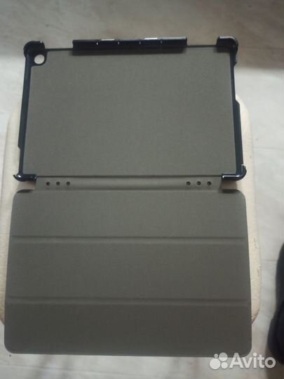 Huawei M5 lite 10 BAH2-L09/W19/W09 10,1 чехол