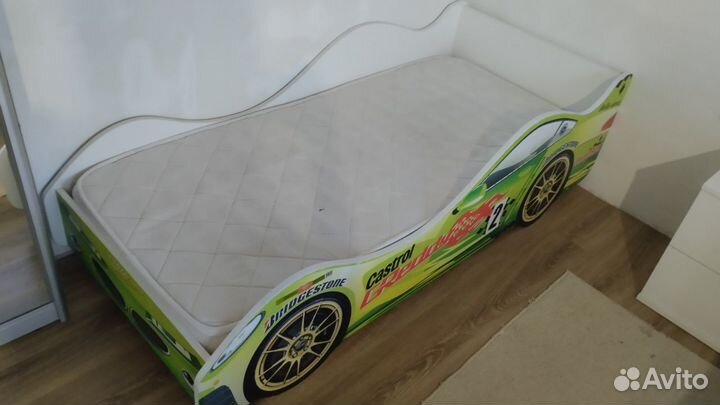 Кровать машинка