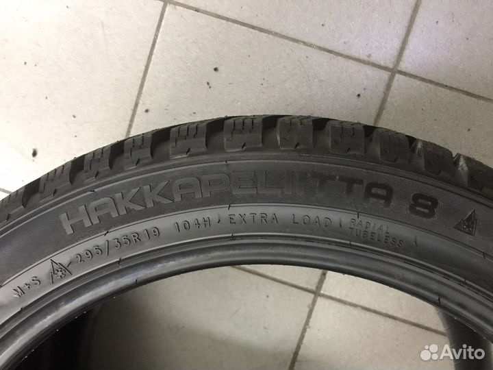 Nokian Tyres Hakkapeliitta 8 295/35 R19